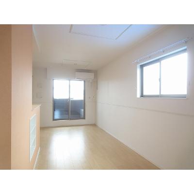 カーサ　ブリリア 201【管理NO：1-022776401-02010】 ★家具家電は申し込み後に搬入します★ ★2026年10月中旬入居可能★の物件写真2