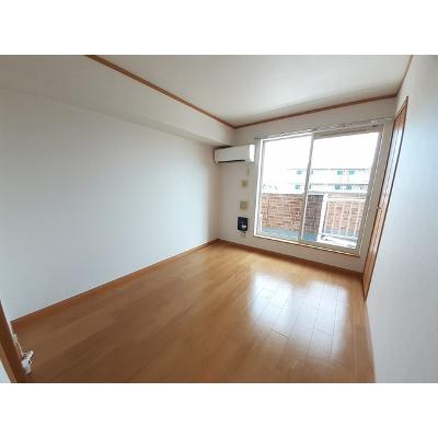 エターナル 205【管理NO：1-012136601-02050】 ★家具家電は申し込み後に搬入します★ ★2026年10月中旬入居可能★の物件写真2
