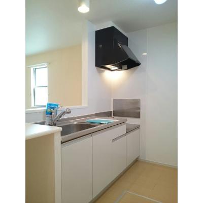 ヴァン・グラースⅡ 101【管理NO：1-019594102-01010】 ★家具家電は申し込み後に搬入します★ ★2026年10月下旬入居可能★の物件写真3