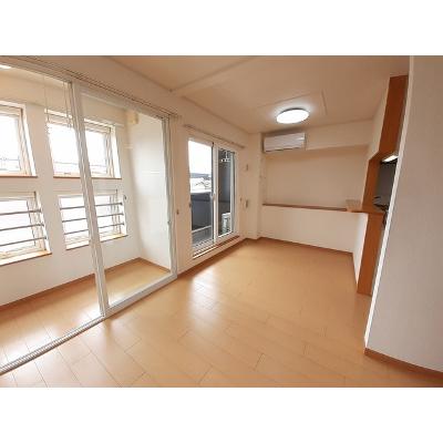 ドレッセ　Ⅰ 203【管理NO：1-015162001-02030】 ★家具家電は申し込み後に搬入します★の物件写真2