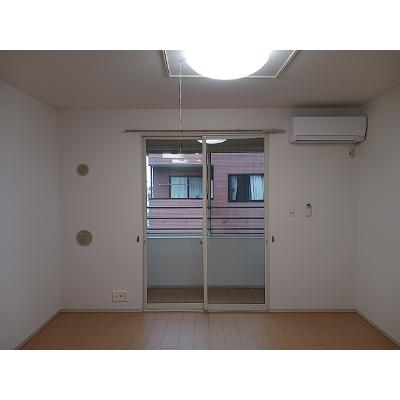 マリ－ズ　レジデンス 201【管理NO：1-018580101-02010】 ★家具家電は申し込み後に搬入します★の物件写真2