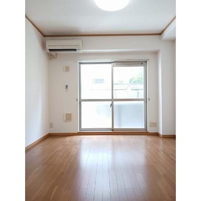 コモド　プレッソ 102【管理NO：1-013056501-01020】 ★家具家電は申し込み後に搬入します★ ★2026年11月下旬入居可能★の物件写真2