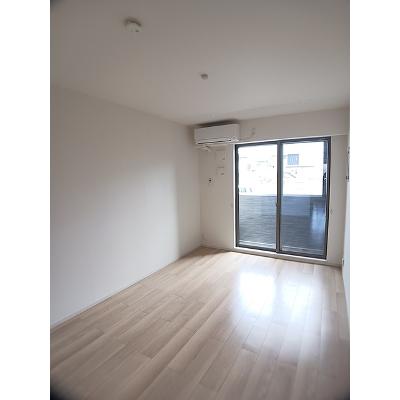 ラ・ボーテ　Ⅱ 102【管理NO：1-026110301-01020】 ★家具家電は申し込み後に搬入します★の物件写真2