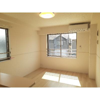 ハピネス 201【管理NO：1-027302901-02010】 ★家具家電は申し込み後に搬入します★ ★2026年10月下旬入居可能★の物件写真2