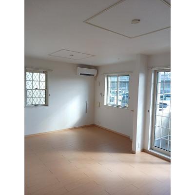 フォーシーズン　Ｙ 101【管理NO：1-017046203-01010】 ★家具家電は申し込み後に搬入します★ ★2026年10月上旬入居可能★の物件写真2