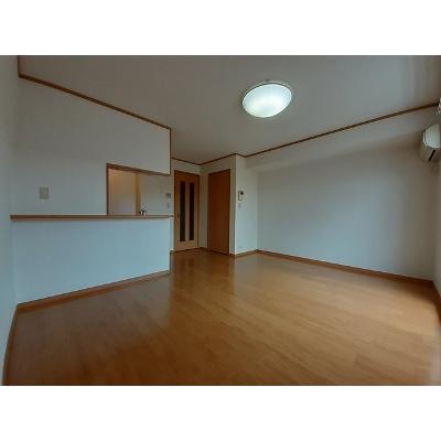 カーサ　エレガンテ　Ⅰ 203【管理NO：1-013129601-02030】 ★家具家電は申し込み後に搬入します★ ★2026年10月下旬入居可能★の物件写真2