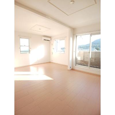 アセット詫間 201【管理NO：1-016693401-02010】 ★家具家電は申し込み後に搬入します★の物件写真2