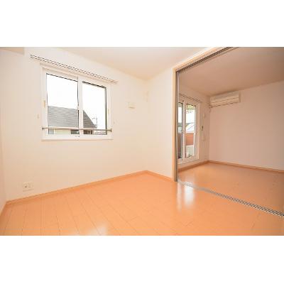 プリムローズ　Ⅰ 203【管理NO：1-015798901-02030】 ★家具家電は申し込み後に搬入します★ ★2026年10月下旬入居可能★の物件写真2