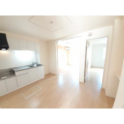 サン・フィオーレ　Ⅰ 101【管理NO：1-022237101-01010】 ★家具家電は申し込み後に搬入します★ ★2026年10月上旬入居可能★の物件写真2