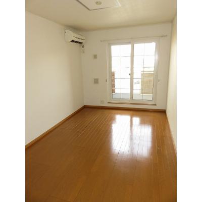 ソレイユⅡ 203【管理NO：1-014038302-02030】 ★家具家電は申し込み後に搬入します★ ★2026年10月中旬入居可能★の物件写真2