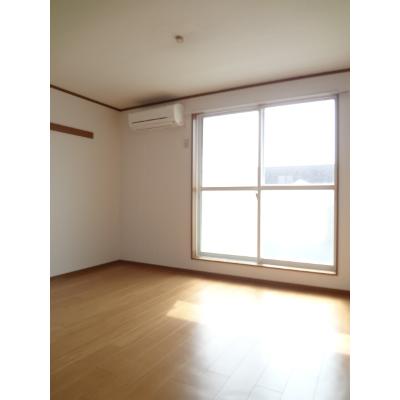 ロイヤル弐番館 202【管理NO：1-011248102-02020】 ★家具家電は申し込み後に搬入します★ ★2026年10月中旬入居可能★の物件写真2