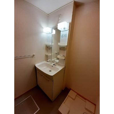 apartment 青森県弘前市大字樹木２丁目５番地１ 

↓地図はこちらから