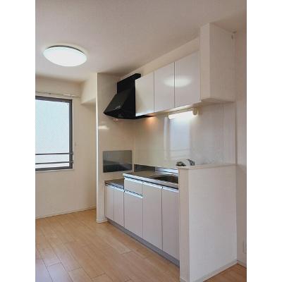イースト　アヴェニューＡ 301【管理NO：1-022572201-03010】 ★家具家電は申し込み後に搬入します★ ★2026年11月上旬入居可能★の物件写真3