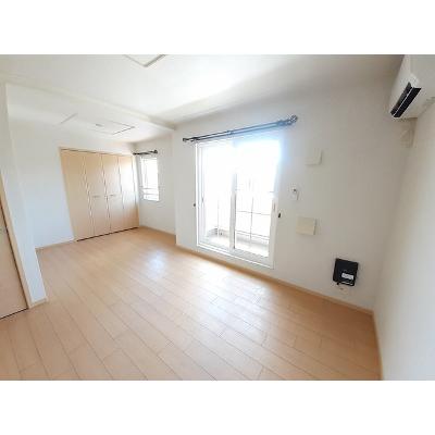 エスポアール 201【管理NO：1-015913301-02010】 ★家具家電は申し込み後に搬入します★ ★2026年10月下旬入居可能★の物件写真2