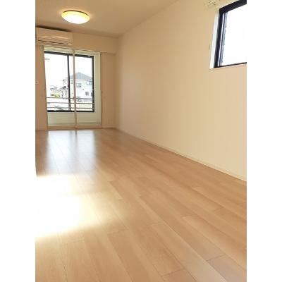 ラフォレスタ　マレ 101【管理NO：1-027318302-01010】 ★家具家電は申し込み後に搬入します★ ★2026年10月下旬入居可能★の物件写真2