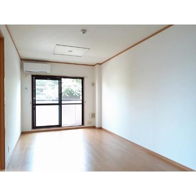 グランドクロス 201【管理NO：1-013441201-02010】 ★家具家電は申し込み後に搬入します★ ★2026年10月下旬入居可能★の物件写真2