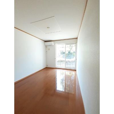 グラウクスⅡ 101【管理NO：1-009847502-01010】 ★家具家電は申し込み後に搬入します★ ★2026年11月中旬入居可能★の物件写真2