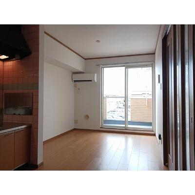 フィオーレＳ 203【管理NO：1-010422201-02030】 ★家具家電は申し込み後に搬入します★の物件写真2