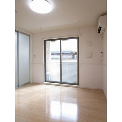 グローヴⅣ 101【管理NO：1-022624701-01010】 ★家具家電は申し込み後に搬入します★ ★2026年10月下旬入居可能★の物件写真2