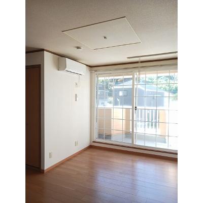 ミニヨン・ジョイフル 201【管理NO：1-009536601-02010】 ★家具家電は申し込み後に搬入します★ ★2026年09月下旬入居可能★の物件写真2