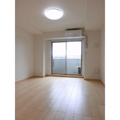ベル　クラール 302【管理NO：1-017695801-03020】 ★家具家電は申し込み後に搬入します★ ★2026年10月下旬入居可能★の物件写真2