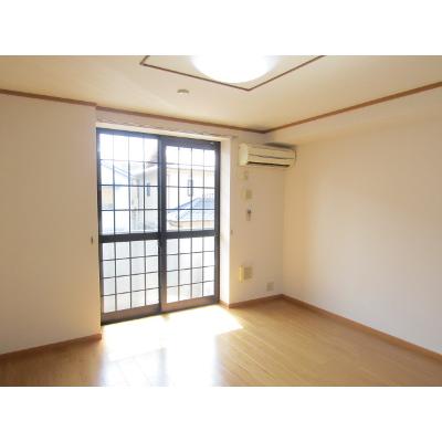 サンパピヨン 202【管理NO：1-012310501-02020】 ★家具家電は申し込み後に搬入します★ ★2026年10月中旬入居可能★の物件写真2