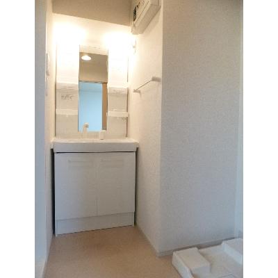 リラ 201【管理NO：1-018653201-02010】 ★家具家電は申し込み後に搬入します★ ★2026年10月中旬入居可能★の物件写真6