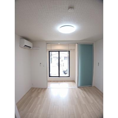 セレナーデ 101【管理NO：1-026975601-01010】 ★家具家電は申し込み後に搬入します★ ★2026年10月上旬入居可能★の物件写真2