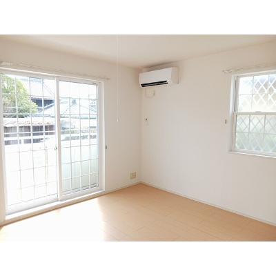 モデルンロイテ 102【管理NO：1-019020401-01020】 ★家具家電は申し込み後に搬入します★ ★2026年11月中旬入居可能★の物件写真2