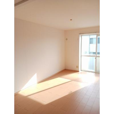エスポワール神社　Ｂ棟 201【管理NO：1-007050702-02010】 ★家具家電は申し込み後に搬入します★ ★2026年10月下旬入居可能★の物件写真2