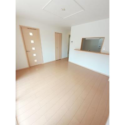 アンファミーユⅢ 102【管理NO：1-016691203-01020】 ★家具家電は申し込み後に搬入します★ ★2026年10月下旬入居可能★の物件写真2