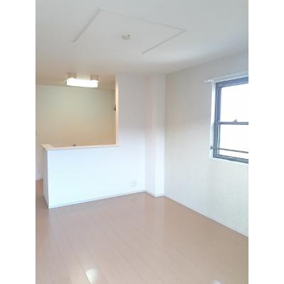 カメラートⅠ 201【管理NO：1-019284101-02010】 ★家具家電は申し込み後に搬入します★ ★2026年10月下旬入居可能★の物件写真2