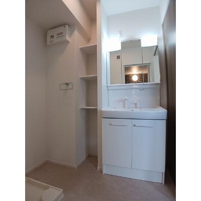 apartment 〒108-0075　東京都港区港南２丁目16-1