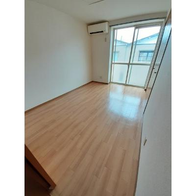 プラティーク 201【管理NO：1-009621501-02010】 ★家具家電は申し込み後に搬入します★ ★2026年11月上旬入居可能★の物件写真2