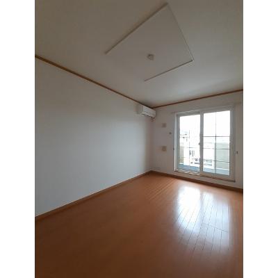 ティアナ　Ｂ 201【管理NO：1-012465202-02010】 ★家具家電は申し込み後に搬入します★ ★2026年10月下旬入居可能★の物件写真2