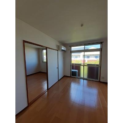 シャトレ仲 205【管理NO：1-004057801-02050】 ★家具家電は申し込み後に搬入します★ ★2026年10月中旬入居可能★の物件写真2