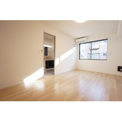 カミング小芝　Ａ棟 302【管理NO：1-026121001-03020】 ★家具家電は申し込み後に搬入します★の物件写真2