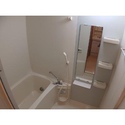 ラ・ベレッツァⅢ 204【管理NO：1-013931603-02040】 ★家具家電は申し込み後に搬入します★の物件写真4