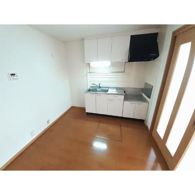 ラ・ベレッツァⅡ 103【管理NO：1-013931602-01030】 ★家具家電は申し込み後に搬入します★の物件写真3