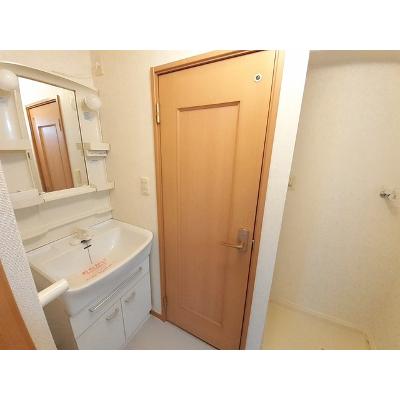 ラ・ベレッツァⅡ 103【管理NO：1-013931602-01030】 ★家具家電は申し込み後に搬入します★の物件写真6