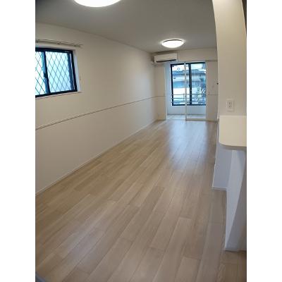 カステリア三隈 105【管理NO：1-027323401-01050】 ★家具家電は申し込み後に搬入します★ ★2026年10月下旬入居可能★の物件写真2