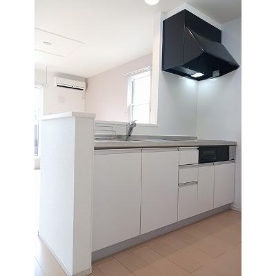 ラピスラズリⅡ 201【管理NO：1-019386301-02010】 ★家具家電は申し込み後に搬入します★ ★2026年11月中旬入居可能★の物件写真3