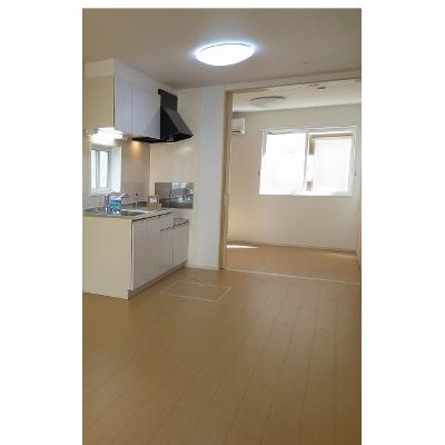ローレルⅢ 101【管理NO：1-020230101-01010】 ★家具家電は申し込み後に搬入します★ ★2026年09月中旬入居可能★の物件写真2
