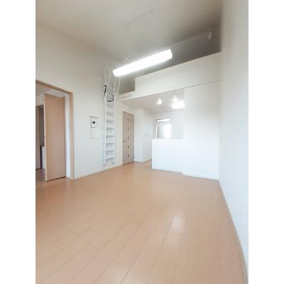 ソラーナ 202【管理NO：1-020244701-02020】 ★家具家電は申し込み後に搬入します★ ★2026年10月下旬入居可能★の物件写真2