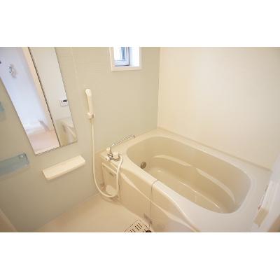 ワールドプレイスＥ 201【管理NO：1-018050901-02010】 ★家具家電は申し込み後に搬入します★ ★2026年11月中旬入居可能★の物件写真4