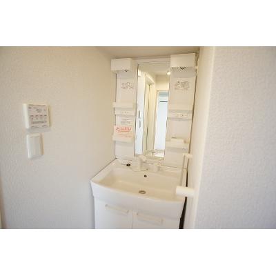ワールドプレイスＥ 201【管理NO：1-018050901-02010】 ★家具家電は申し込み後に搬入します★ ★2026年11月中旬入居可能★の物件写真6
