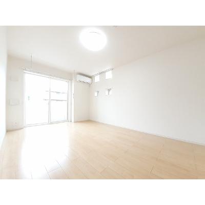 サニー太田 202【管理NO：1-023356301-02020】 ★家具家電は申し込み後に搬入します★ ★2026年09月下旬入居可能★の物件写真2