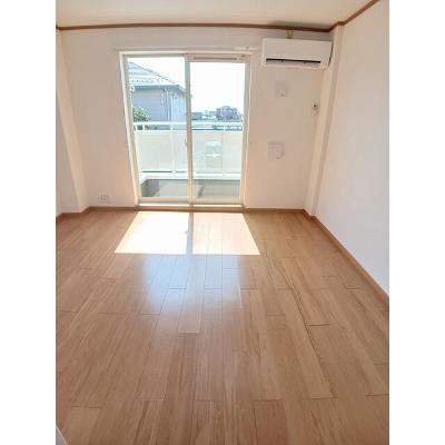 カーサ・ラッフィナート 201【管理NO：1-012765601-02010】 ★家具家電は申し込み後に搬入します★ ★2026年10月中旬入居可能★の物件写真2