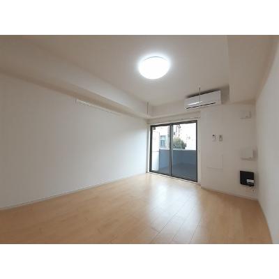 フルリール 102【管理NO：1-025442701-01020】 ★家具家電は申し込み後に搬入します★ ★2026年10月下旬入居可能★の物件写真2