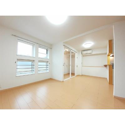 セレッソ 202【管理NO：1-016666601-02020】 ★家具家電は申し込み後に搬入します★ ★2026年10月下旬入居可能★の物件写真2